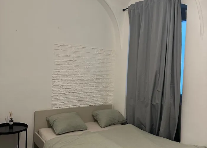 Gazde/Camere de închiriat O9b Private In Center *